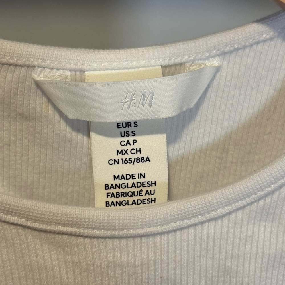 H&M White Slim Fit Rib-Knit Tank Top 💕 - Picture 2 of 3
